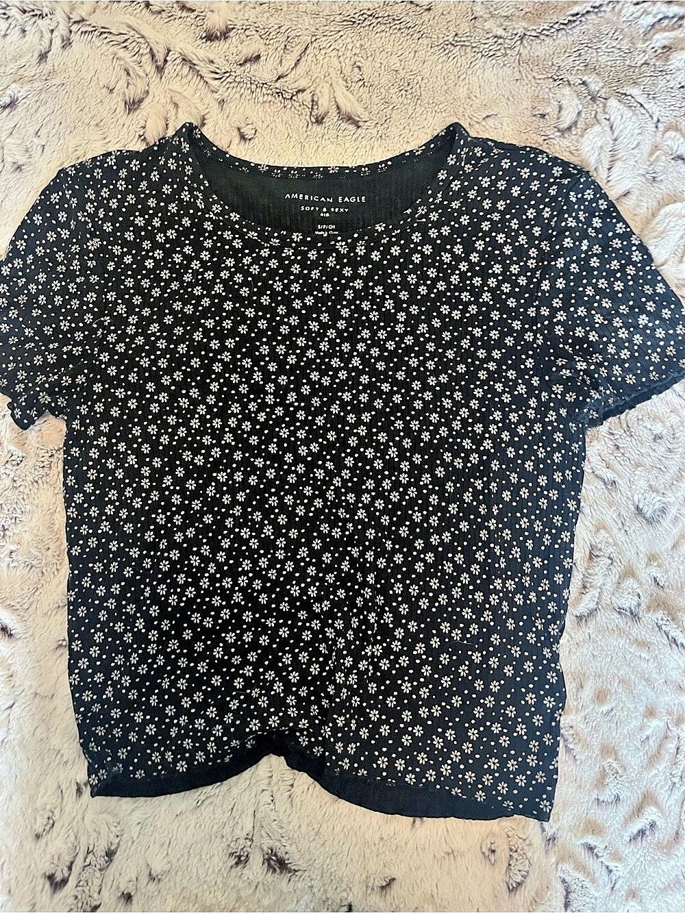 American Eagle Floral Short Sleeve Top Black & White Size Small Like New